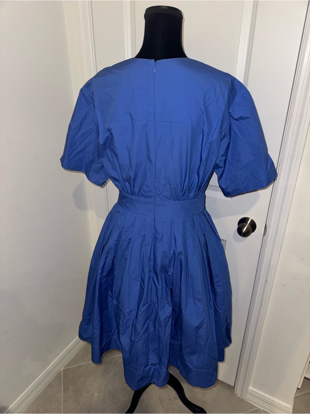 Devil Wears Prada Scoop Collection Cotton Tie-Waist Midi Dress - Picture 10 of 12